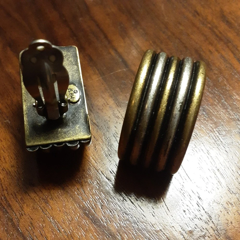 Marjorie Baer Vintage Clip on Earrings - Picture 5 of 5